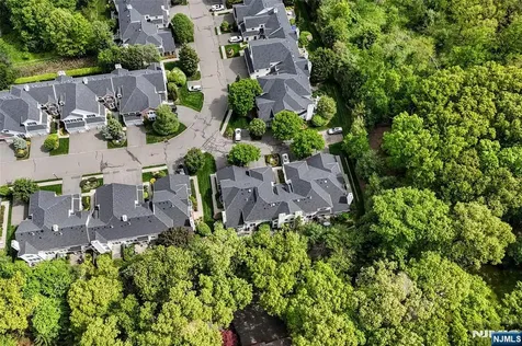 804 Fieldstone Terrace Wyckoff NJ 07481