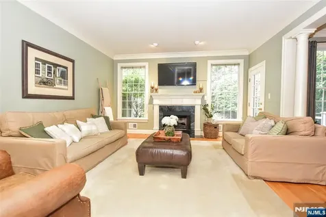 804 Fieldstone Terrace Wyckoff NJ 07481