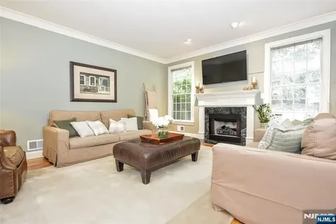 804 Fieldstone Terrace Wyckoff NJ 07481