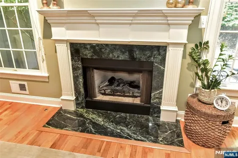 804 Fieldstone Terrace Wyckoff NJ 07481