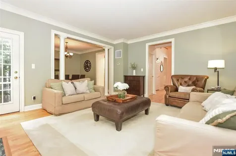 804 Fieldstone Terrace Wyckoff NJ 07481