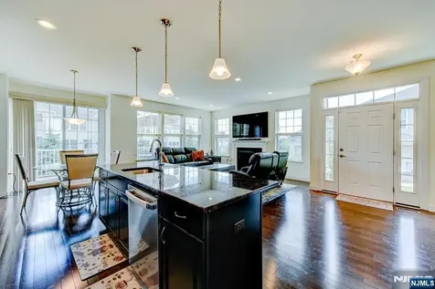 14 Lupine Lane Allamuchy NJ 07840