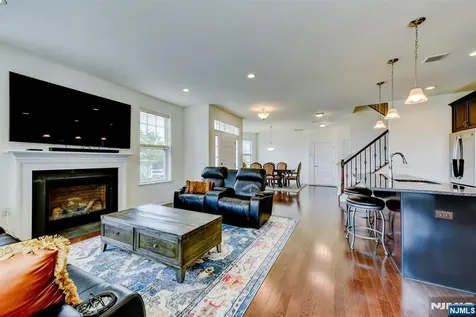 14 Lupine Lane Allamuchy NJ 07840