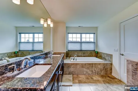 14 Lupine Lane Allamuchy NJ 07840