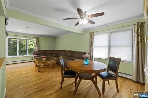 286 Gilbert Avenue Elmwood Park NJ 07407