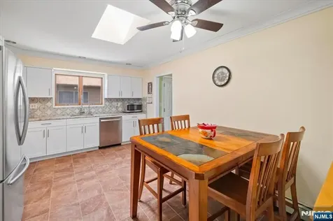 286 Gilbert Avenue Elmwood Park NJ 07407