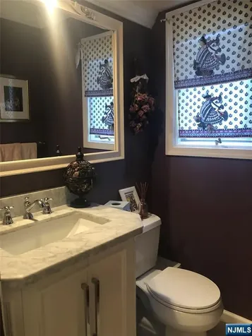 82 Meadowview Court Leonia NJ 07605