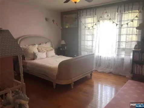 82 Meadowview Court Leonia NJ 07605