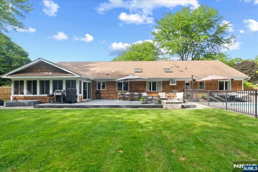 21 Carteret Street West Milford NJ 07480