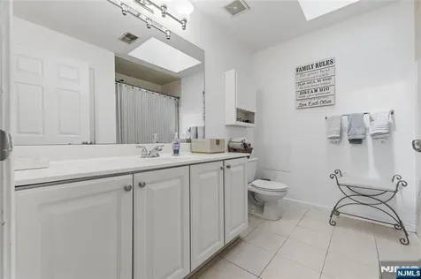 88 Avenue A Lodi NJ 07644
