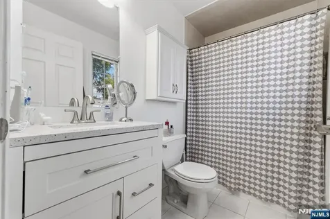 88 Avenue A Lodi NJ 07644