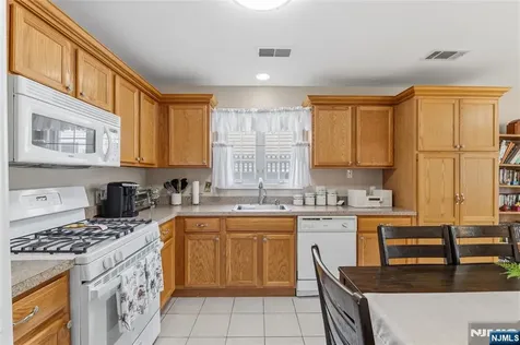 88 Avenue A Lodi NJ 07644