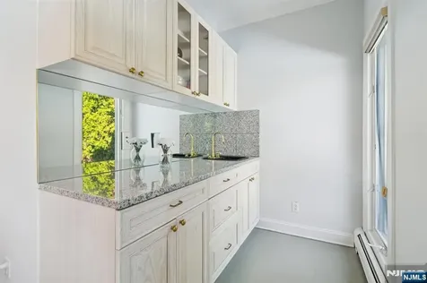 32 Laurie Drive Englewood Cliffs NJ 07632