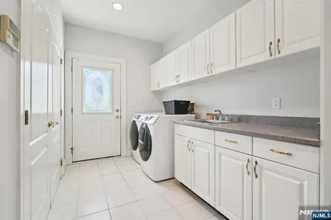 32 Laurie Drive Englewood Cliffs NJ 07632