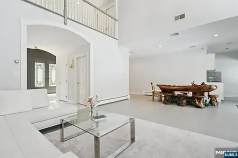 32 Laurie Drive Englewood Cliffs NJ 07632