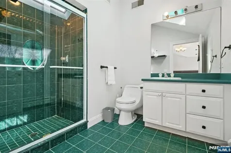 32 Laurie Drive Englewood Cliffs NJ 07632