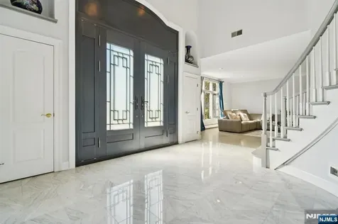 32 Laurie Drive Englewood Cliffs NJ 07632