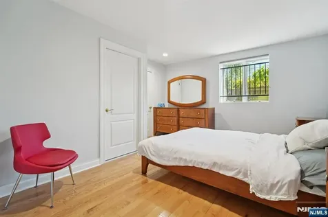 32 Laurie Drive Englewood Cliffs NJ 07632