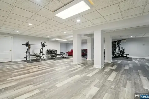 32 Laurie Drive Englewood Cliffs NJ 07632