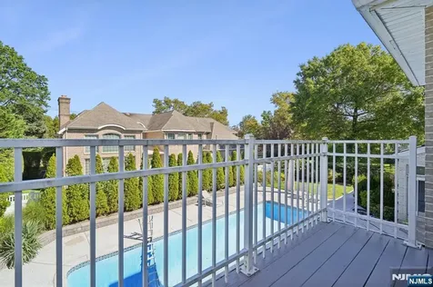 32 Laurie Drive Englewood Cliffs NJ 07632