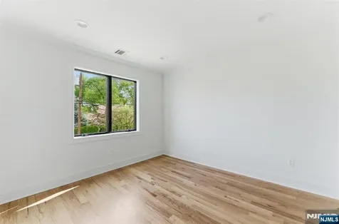 95 Huron Avenue Clifton NJ 07013