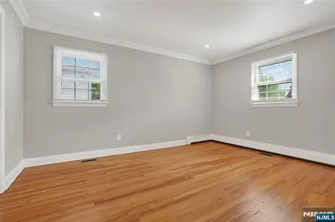 28 1st Street Wallington NJ 07057