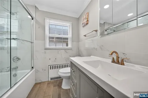 28 1st Street Wallington NJ 07057