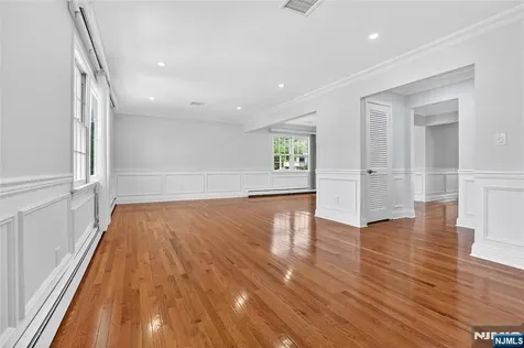 28 1st Street Wallington NJ 07057