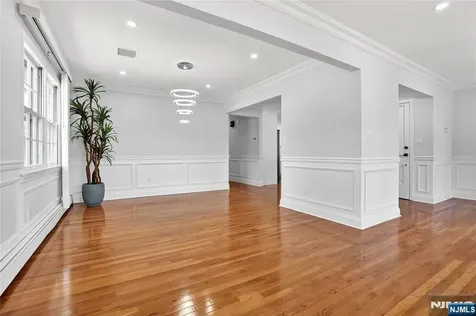 28 1st Street Wallington NJ 07057