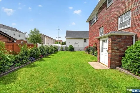28 1st Street Wallington NJ 07057