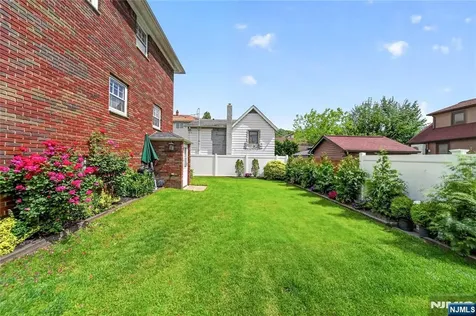 28 1st Street Wallington NJ 07057