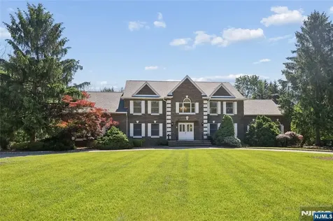2 W Gate Road Saddle River NJ 07458