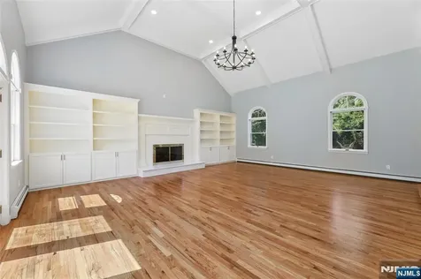 2 W Gate Road Saddle River NJ 07458