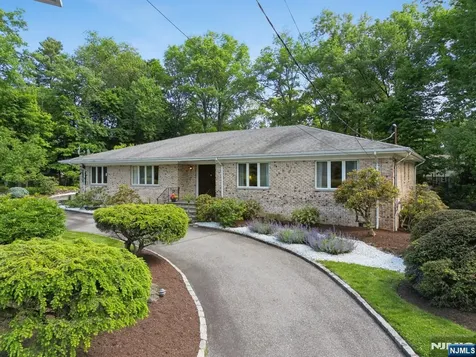 107 Arverne Road West Orange NJ 07052