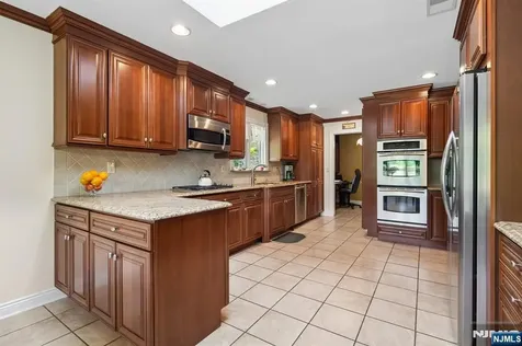 107 Arverne Road West Orange NJ 07052