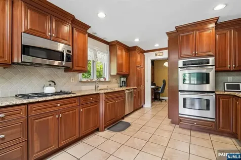 107 Arverne Road West Orange NJ 07052