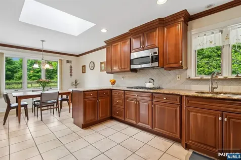 107 Arverne Road West Orange NJ 07052