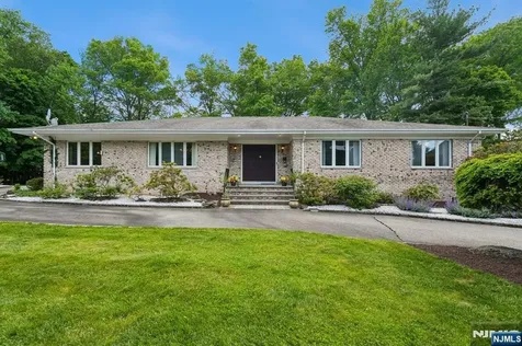 107 Arverne Road West Orange NJ 07052