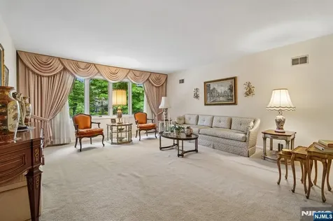 107 Arverne Road West Orange NJ 07052