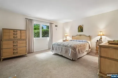 107 Arverne Road West Orange NJ 07052