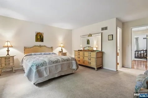 107 Arverne Road West Orange NJ 07052