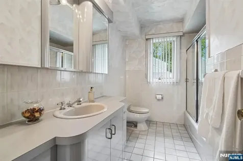 107 Arverne Road West Orange NJ 07052