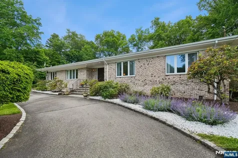 107 Arverne Road West Orange NJ 07052