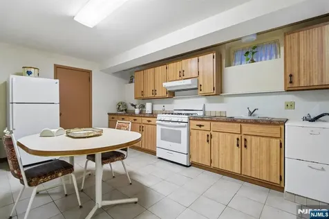 107 Arverne Road West Orange NJ 07052