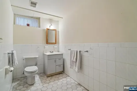107 Arverne Road West Orange NJ 07052