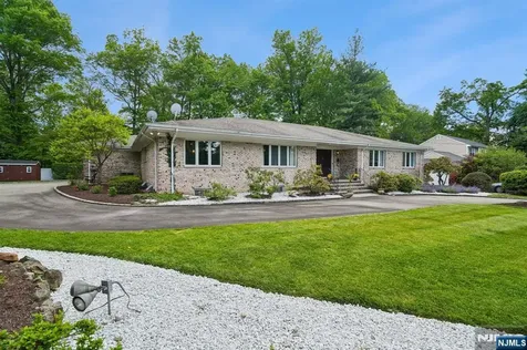 107 Arverne Road West Orange NJ 07052
