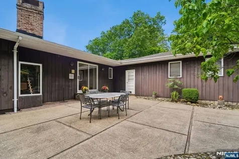 107 Arverne Road West Orange NJ 07052