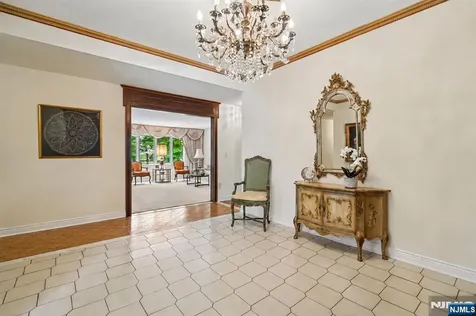 107 Arverne Road West Orange NJ 07052