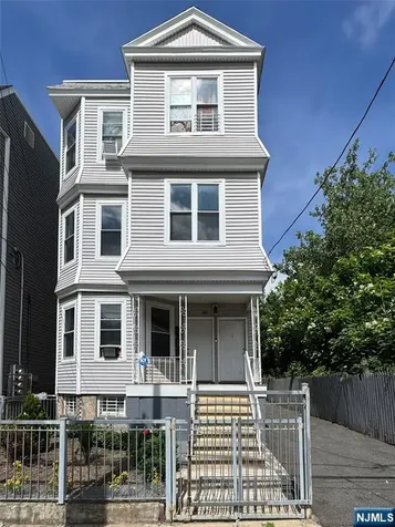 195 22nd Street Irvington NJ 07111
