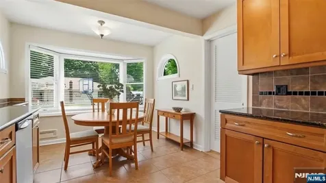 164 Gordon Court Oradell NJ 07649